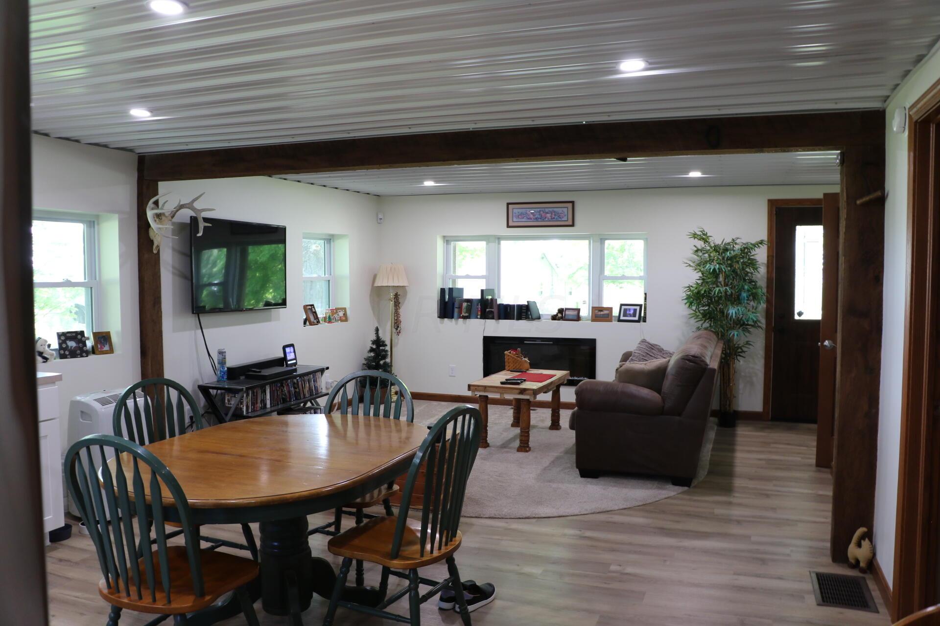 17818 Old Mansfield Road Fredericktown, OH 43019 - Photo 8 of 19 OMR 2