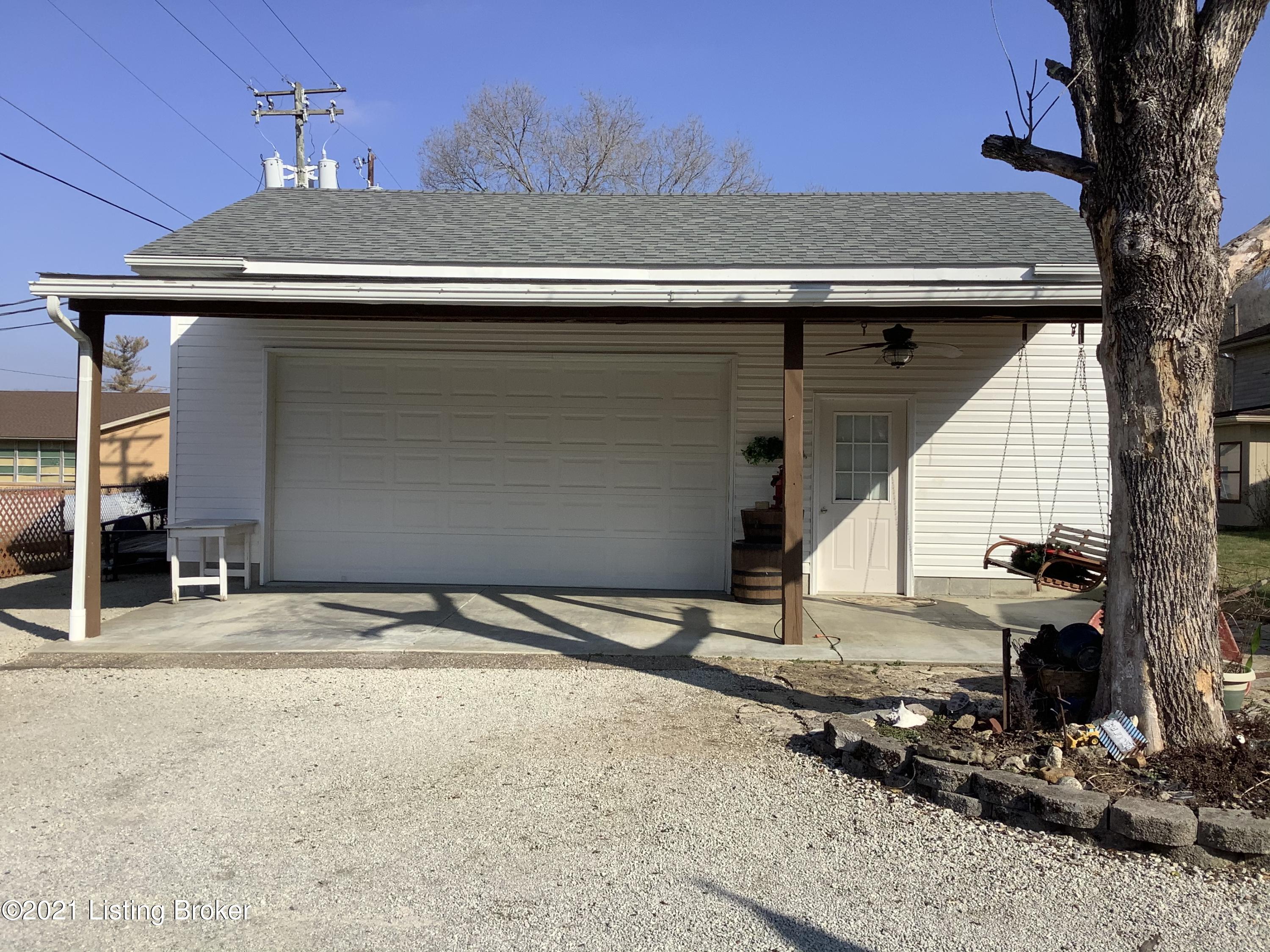 416 Fredericktown Road Springfield, KY 40069 - Photo 4 of 28 B6A005C8-058C-44FF-A6DA-E0230CF8AACC