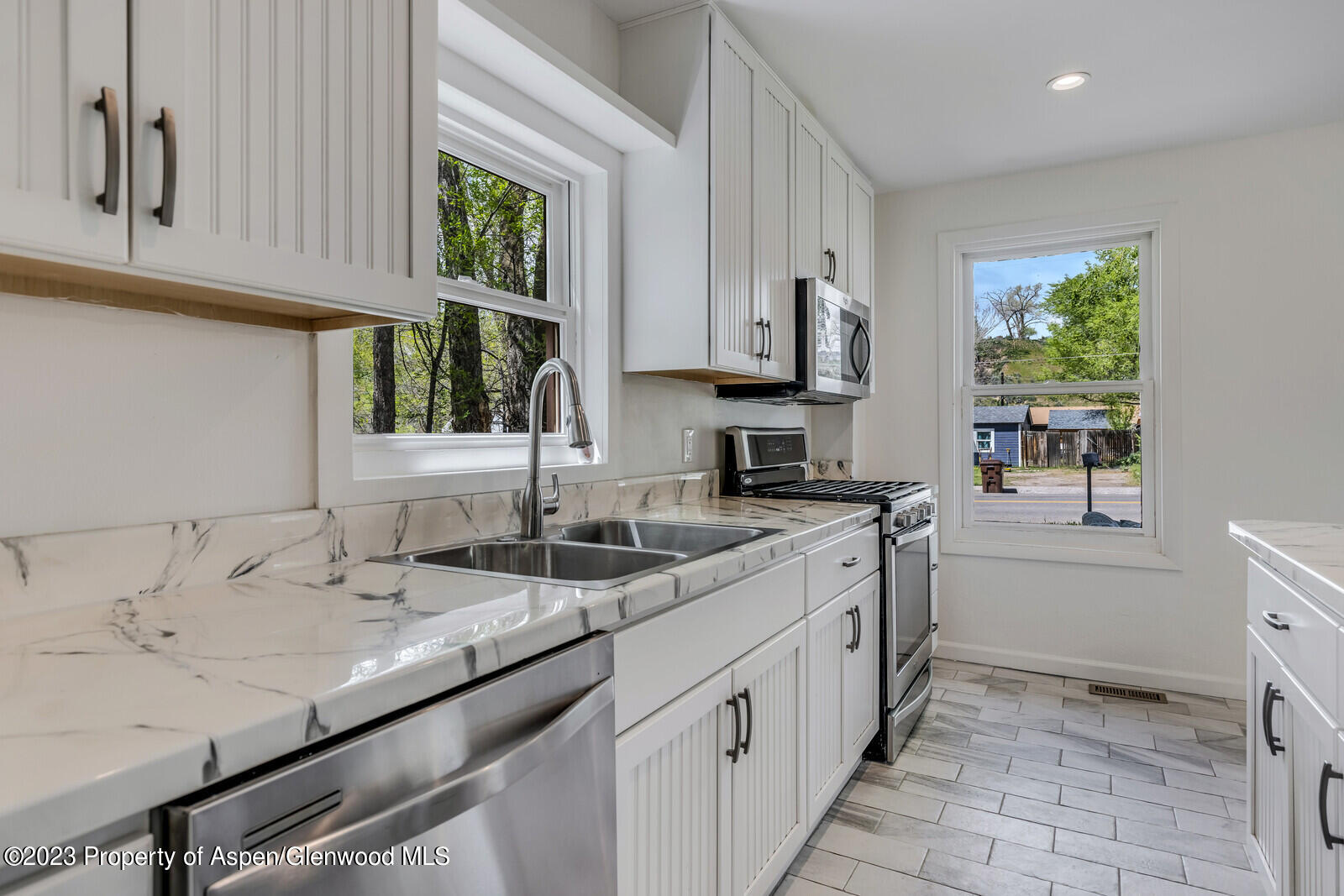 808 Park Avenue Rifle, CO 81650 - Photo 6 of 28 11_808_Park_Ave011_mls
