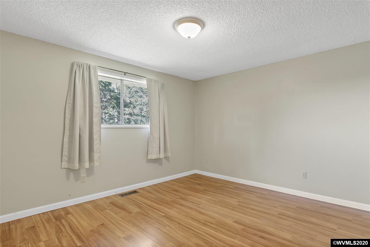 17455 Oakdale Road Dallas, OR 97338 - Photo 20 of 33