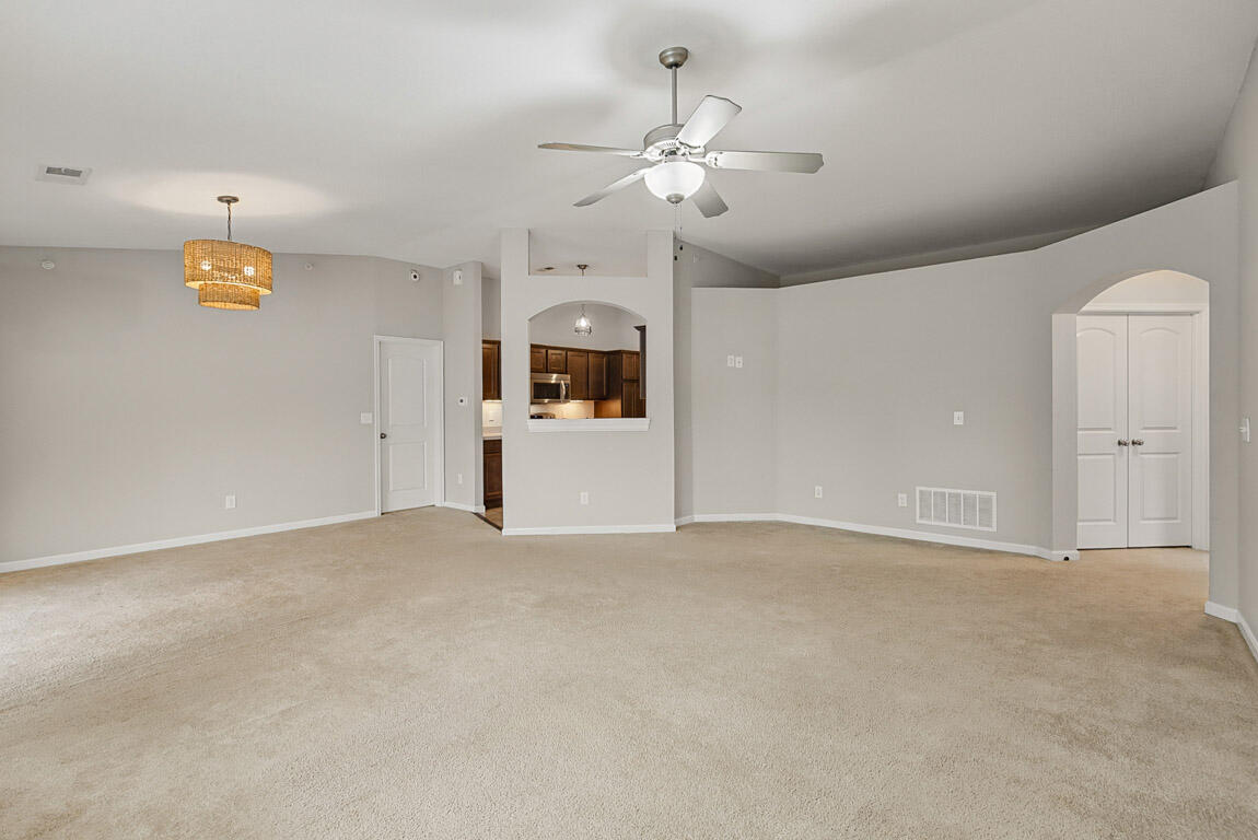 4292 Country Mill Ridge Burlington, KY 41005 - Photo 7 of 22 Livingroom
