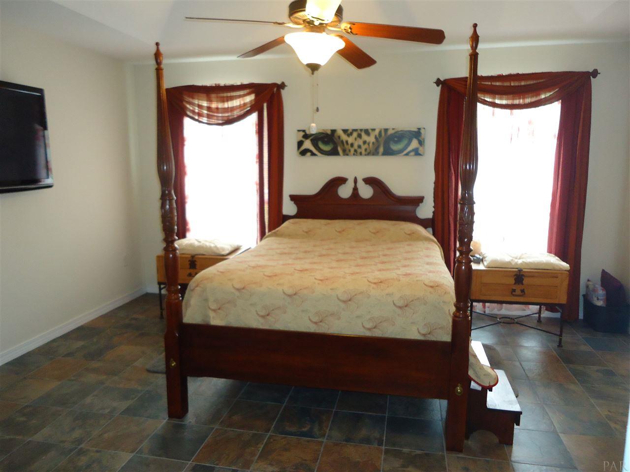 8641 Fields Road Milton, FL 32583 - Photo 8 of 18 Gallery Image 8