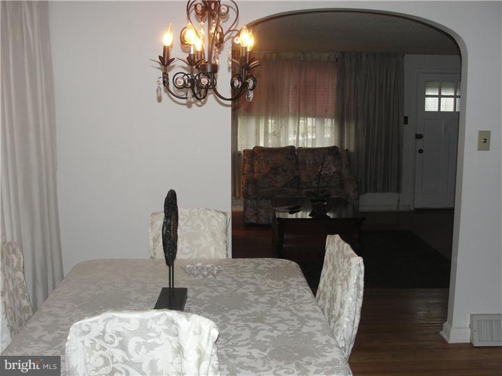 3571 Primrose Road Philadelphia, PA 19114 - Photo 3 of 12 Dining Room