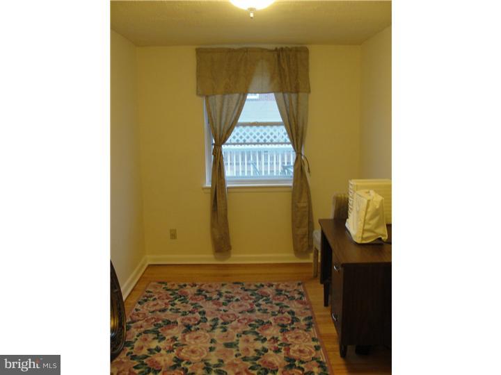 3571 Primrose Road Philadelphia, PA 19114 - Photo 6 of 12 Family Room