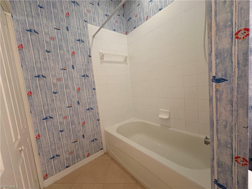 2720 Cypress Trace Circle, Unit 2933 Naples, FL 34119 - Photo 18 of 30