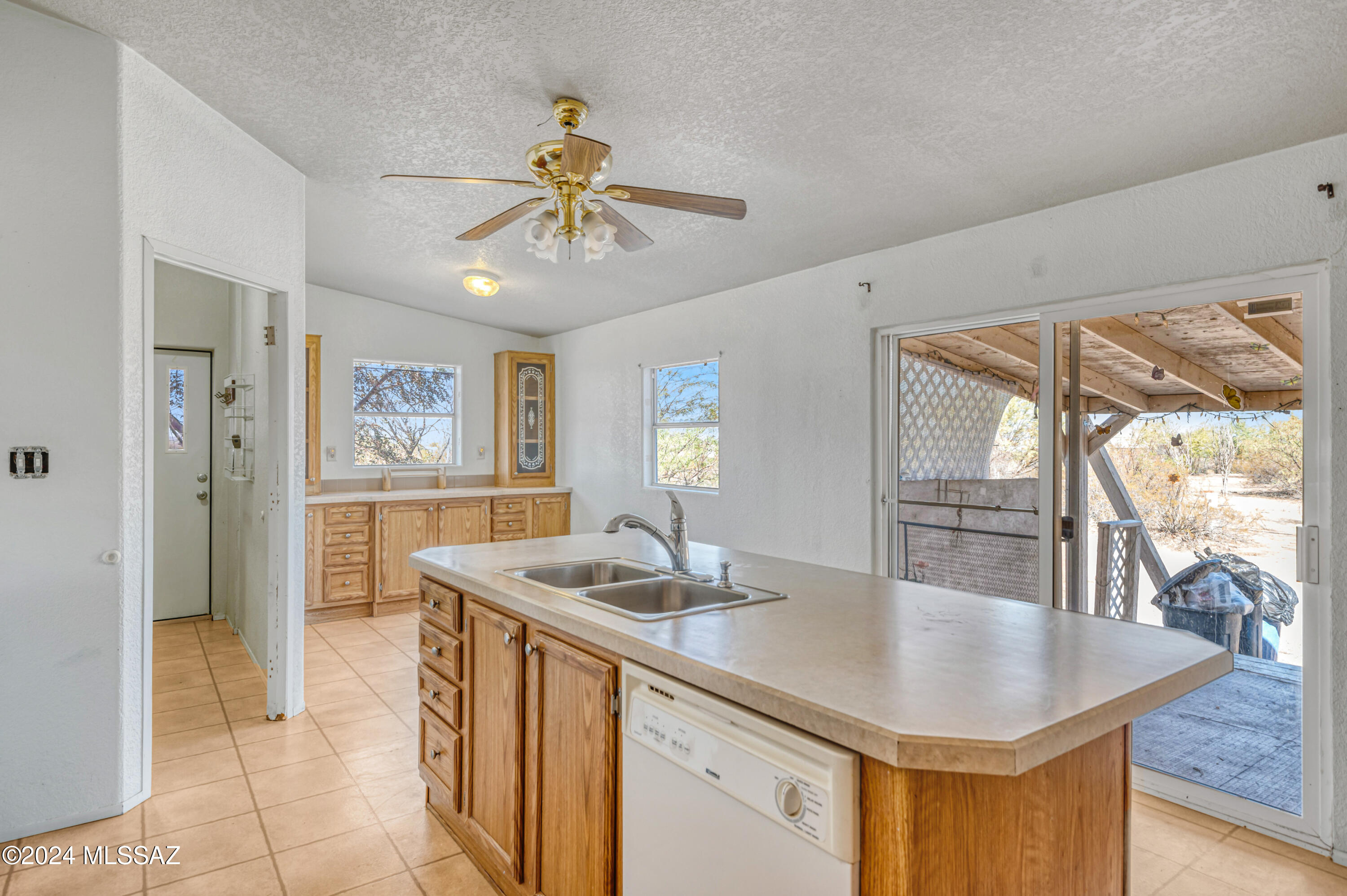 15950 Gold Bell Road Marana, AZ 85653 - Photo 17 of 42 Gallery Image 17