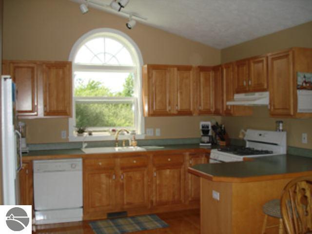 813 Napolean Way Traverse City, MI 49696 - Photo 6 of 6 1680925-5.JPG