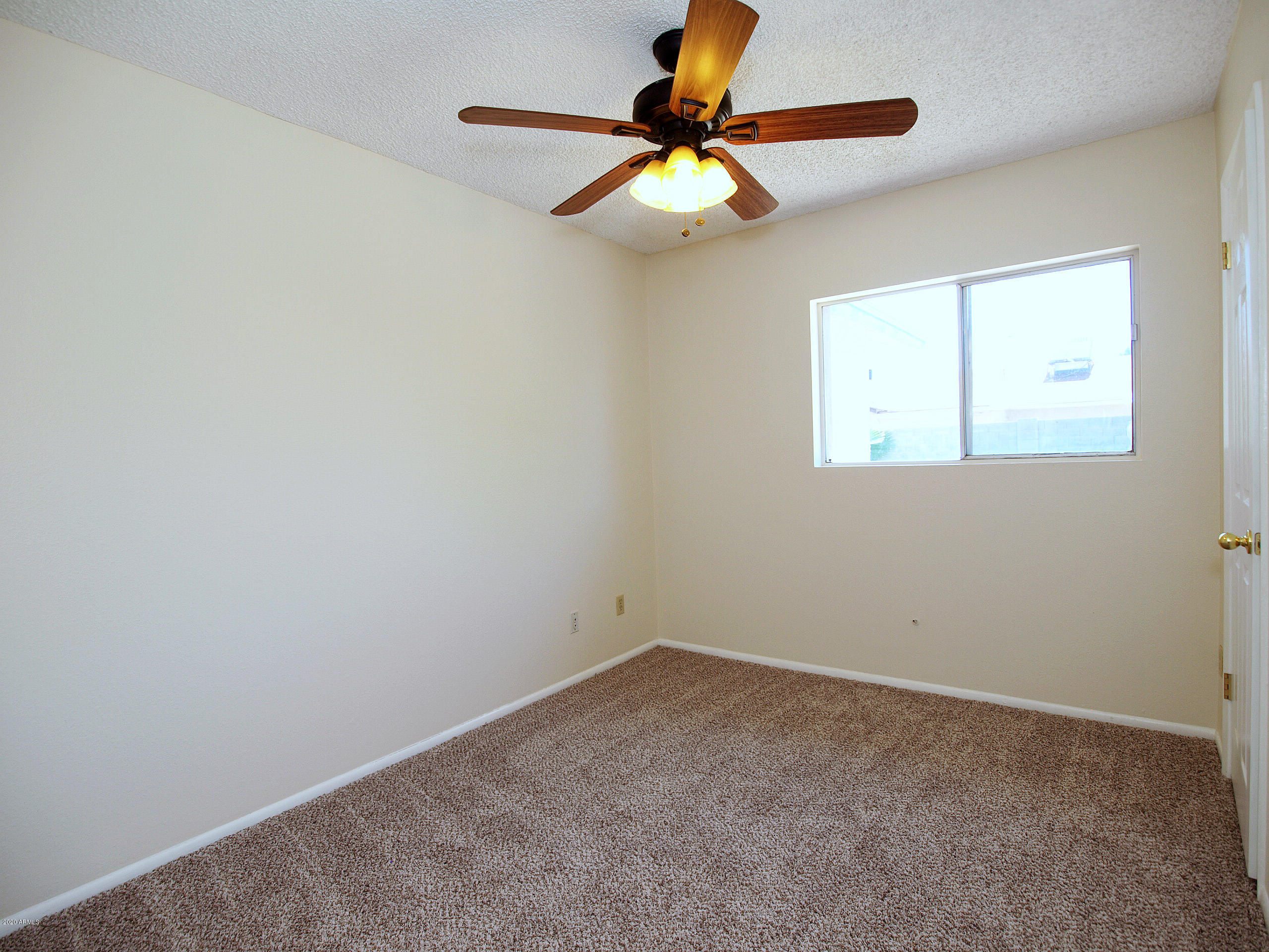4115 West Griswold Road Phoenix, AZ 85051 - Photo 11 of 22 12