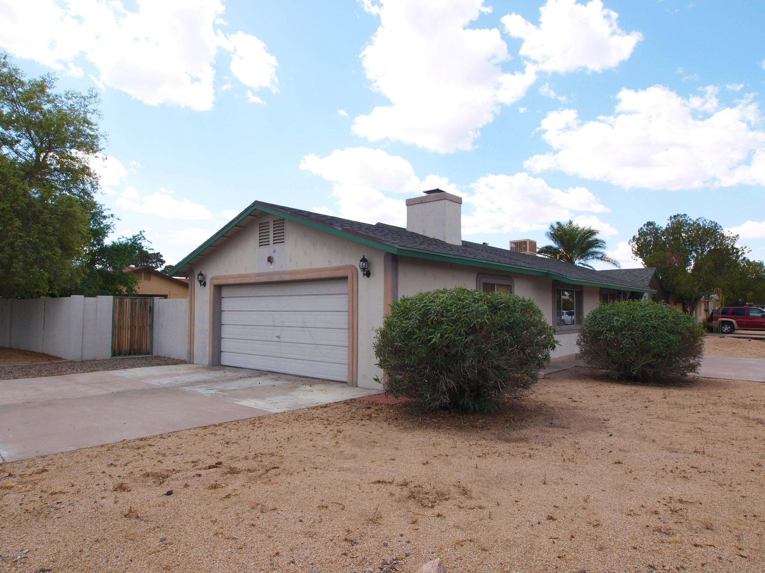 4115 West Griswold Road Phoenix, AZ 85051 - Photo 2 of 22 2
