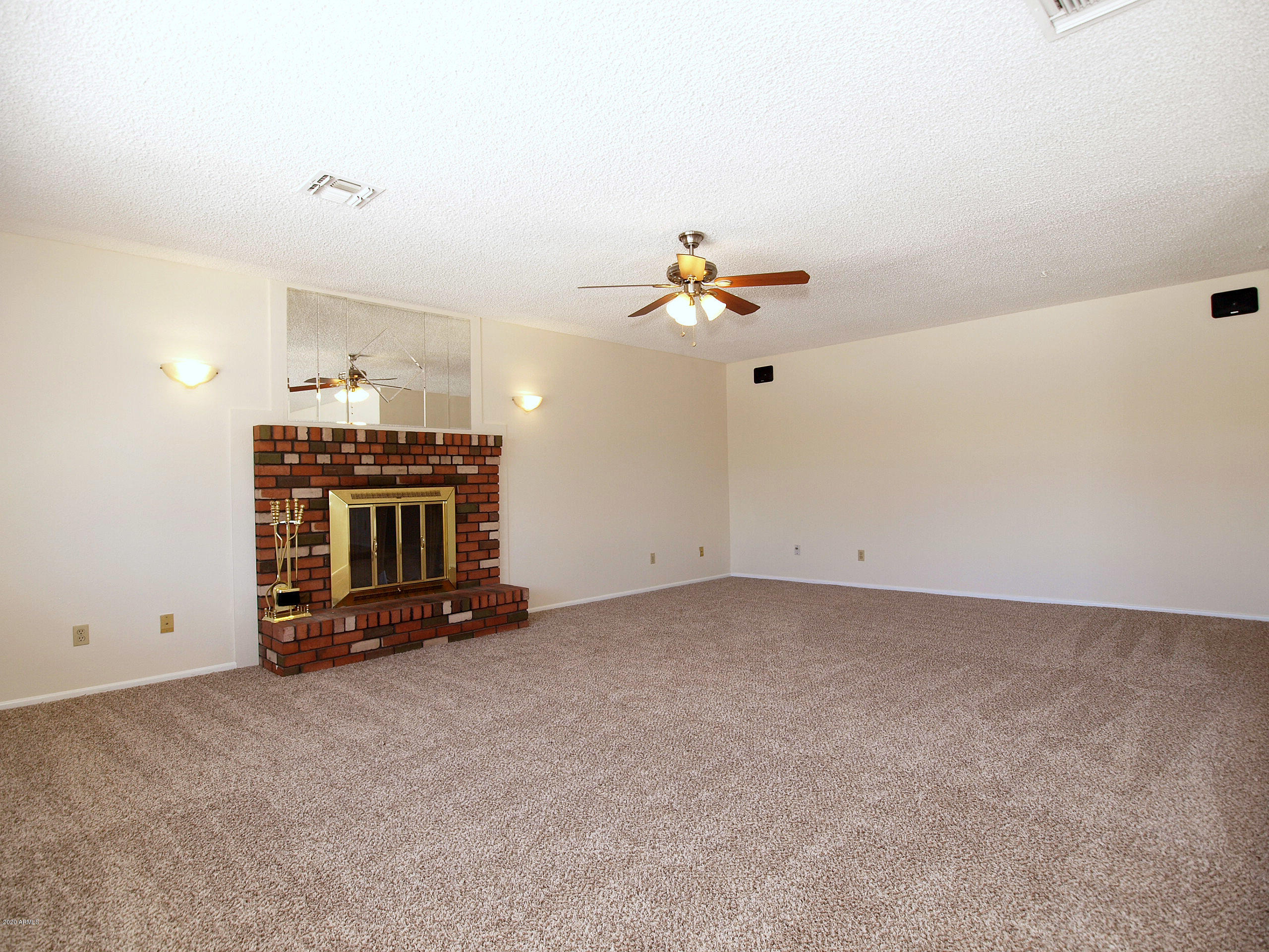 4115 West Griswold Road Phoenix, AZ 85051 - Photo 5 of 22 6