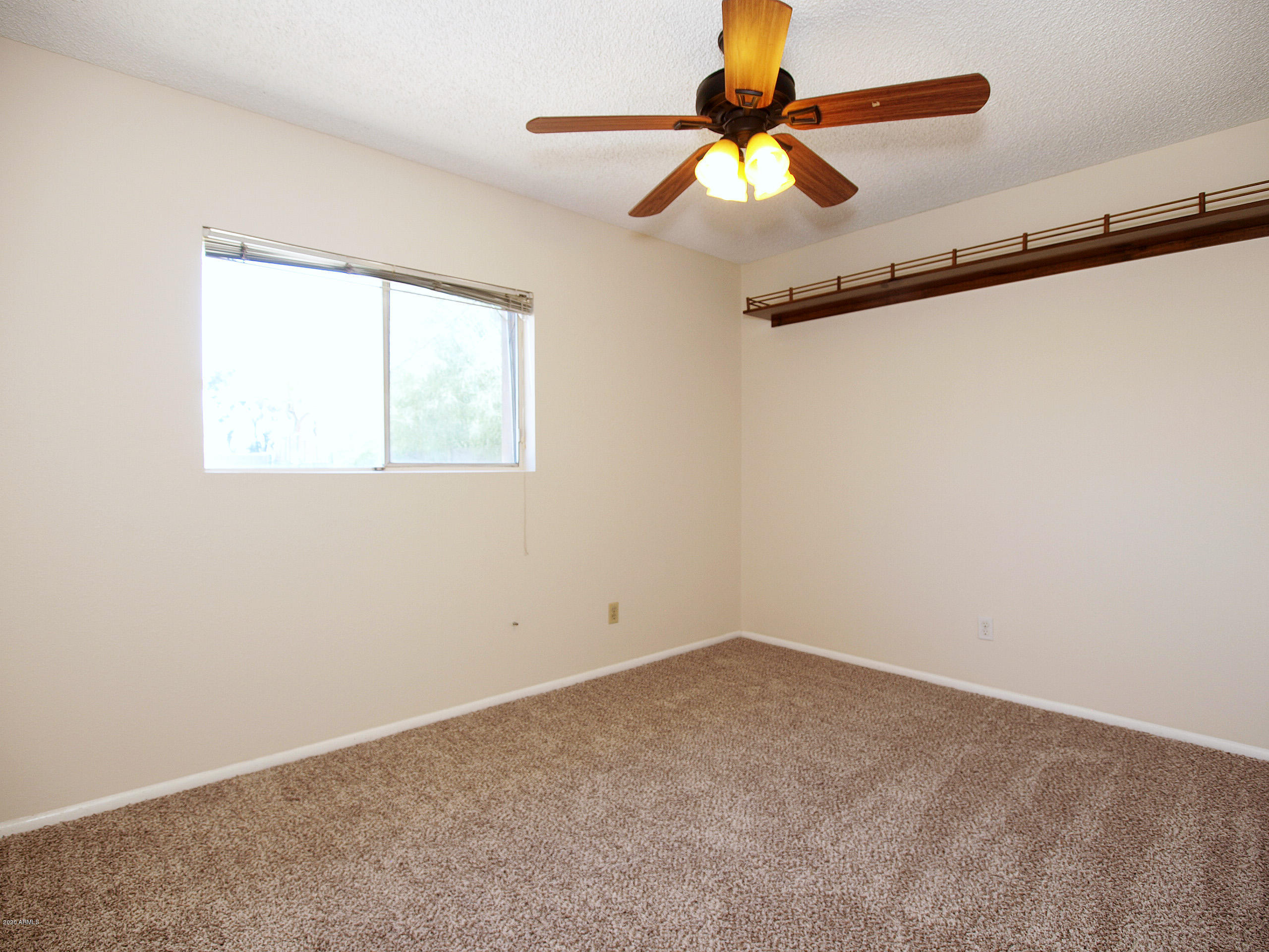 4115 West Griswold Road Phoenix, AZ 85051 - Photo 9 of 22 10