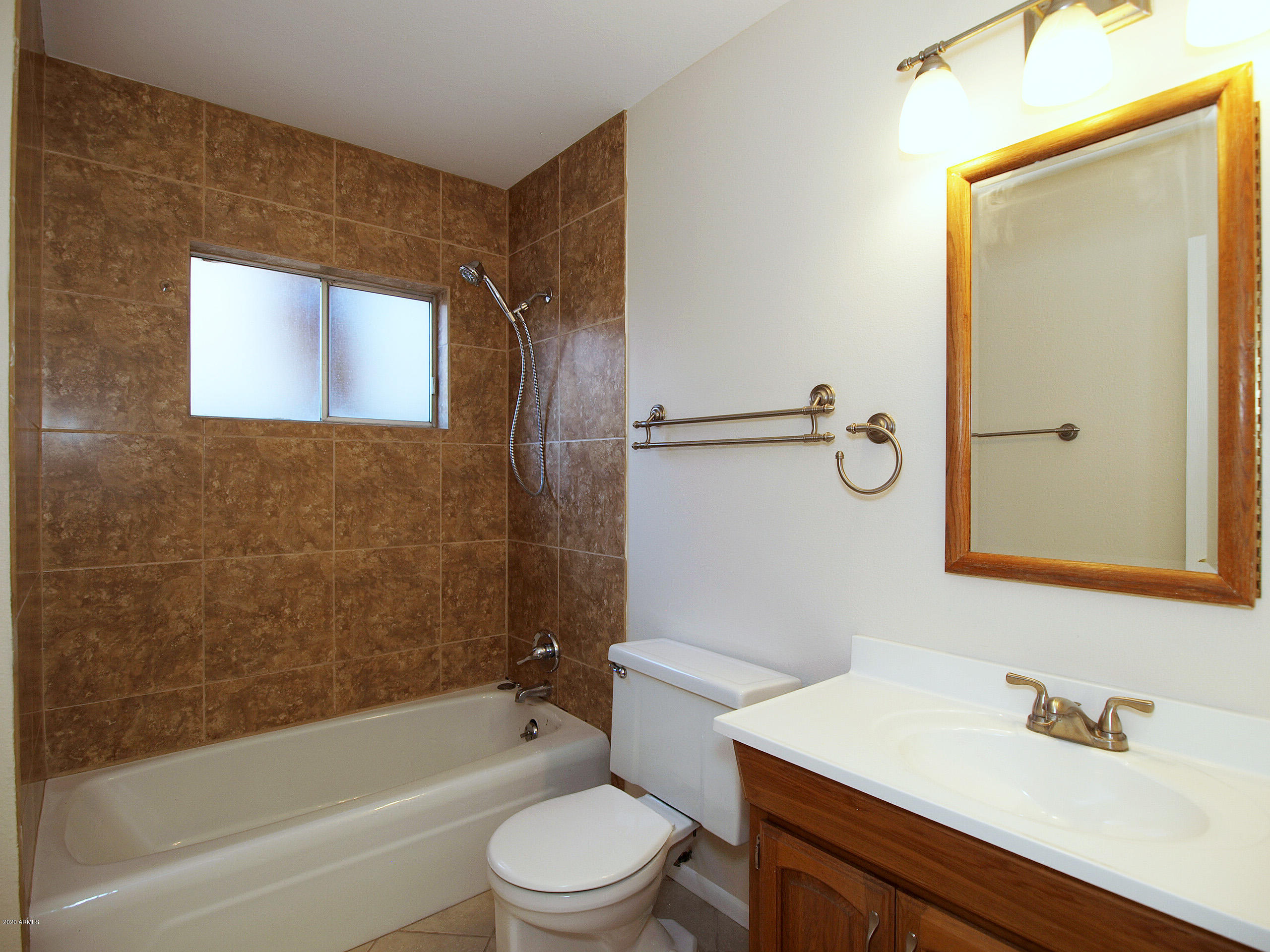 4115 West Griswold Road Phoenix, AZ 85051 - Photo 10 of 22 11