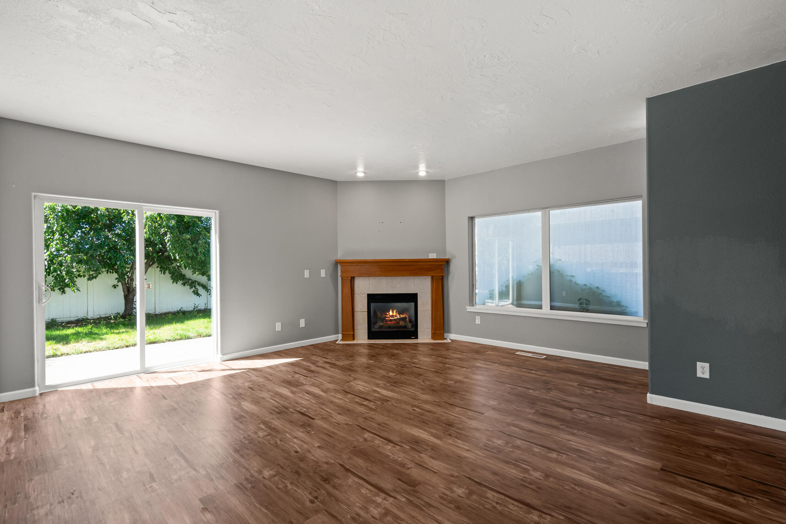 141 Alta Lane Central Point, OR 97502 - Photo 11 of 26 6_141 alta ln-05