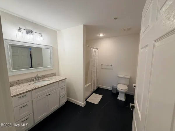 $1,600 | 2820 Bloomfield Lane, Unit 108, Wilmington, NC 28412