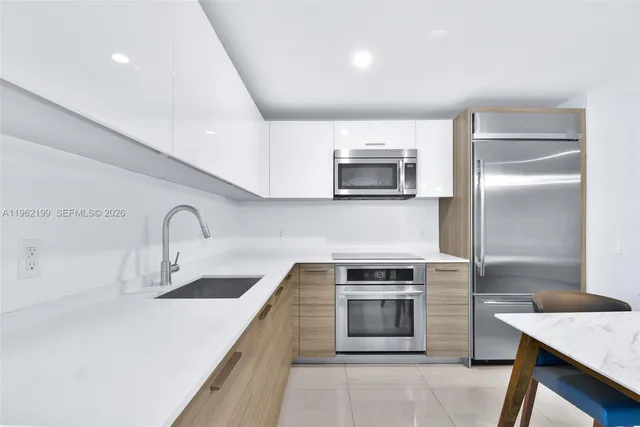 $5,900 | 1300 Brickell Bay Drive, Unit 1910, Miami, FL 33131