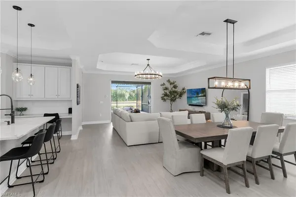 $989,000 | 2926 Aviamar Circle, Naples, FL 34114