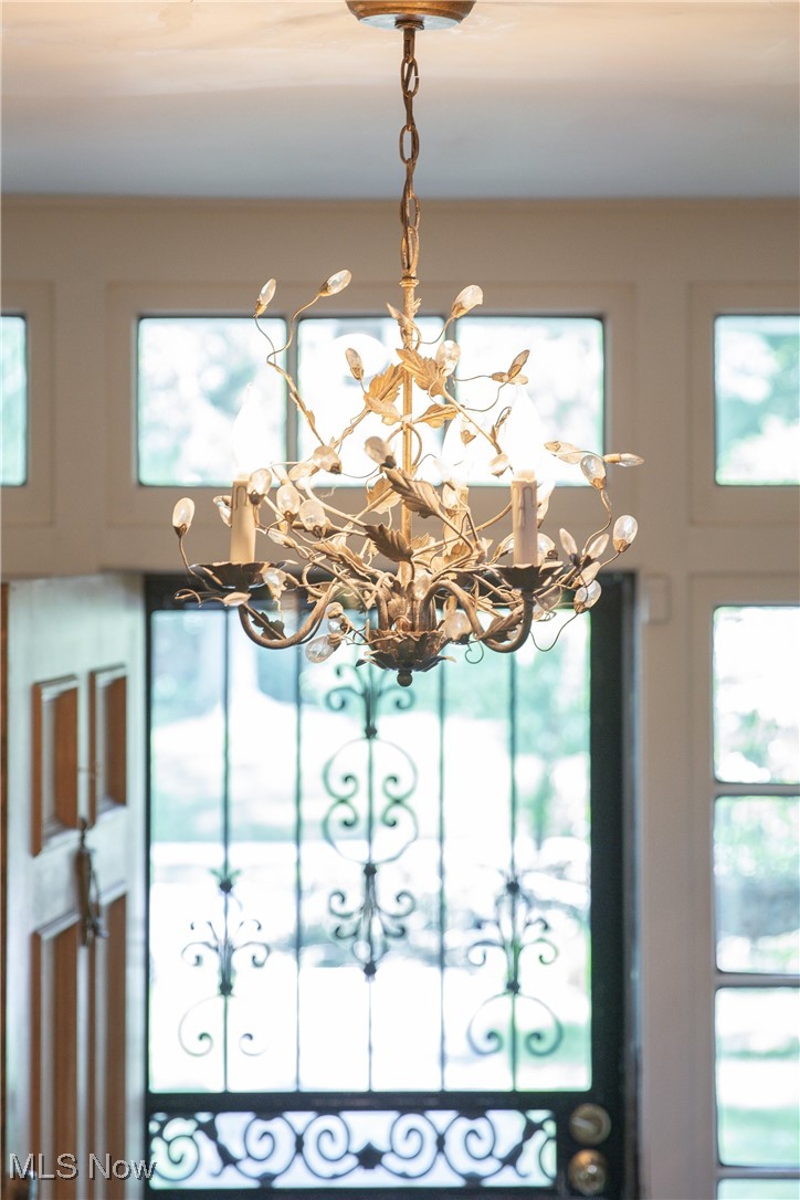 3004 Warrington Road Cleveland, OH 44120 - Photo 5 of 50 Gallery Image 5