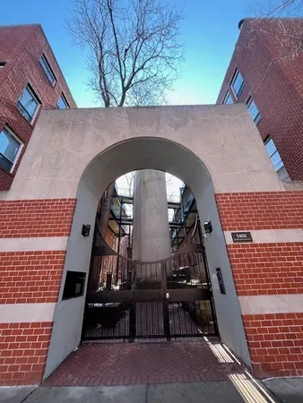 $340,000 | 5400 South Hyde Park Boulevard, Unit A5, Chicago, IL 60615