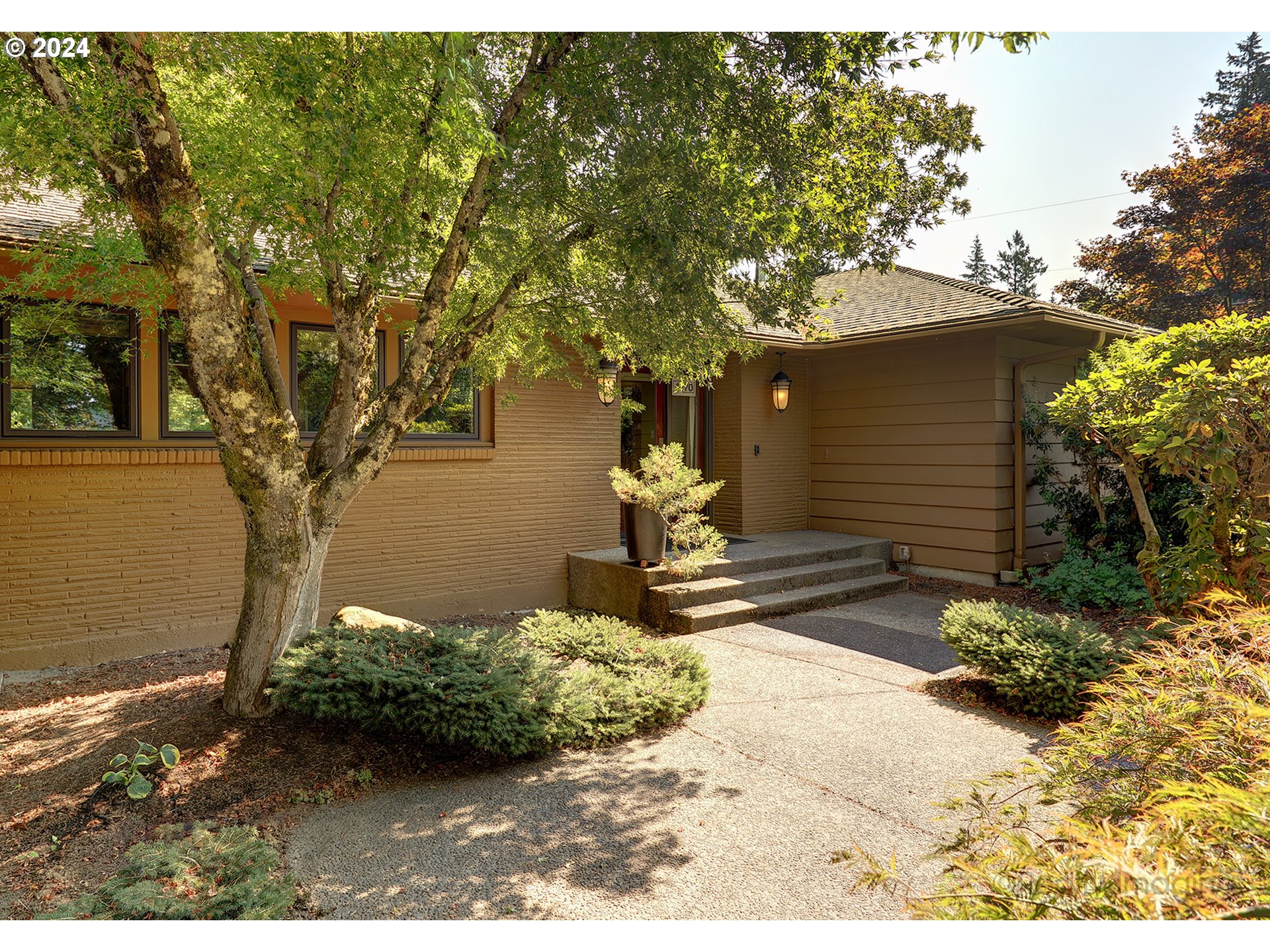 4270 Southwest 75th Avenue Portland, OR 97225 - Photo 2 of 47 Gallery Image 2