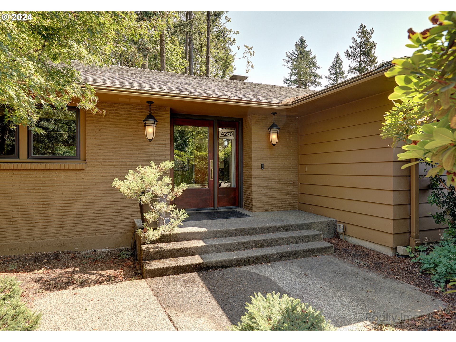 4270 Southwest 75th Avenue Portland, OR 97225 - Photo 3 of 47 Gallery Image 3