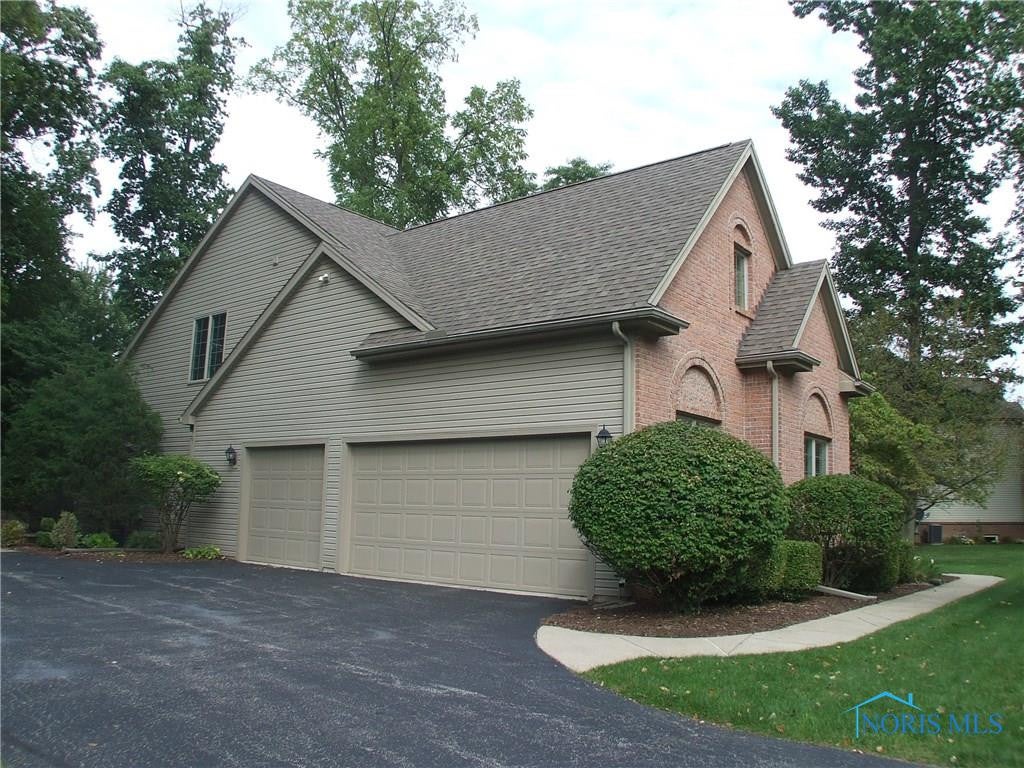 7920 Chestnut Ridge Maumee, OH 43537 - Photo 2 of 36 Gallery Image 2