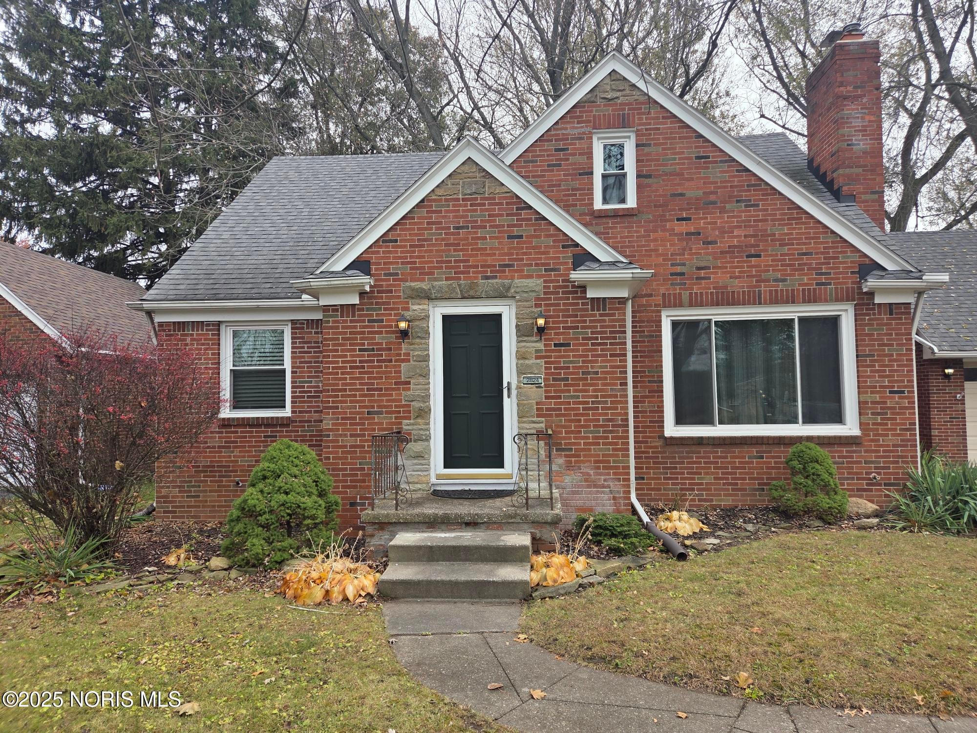 2824 Secor Road Toledo, OH 43606 - Photo 2 of 26 301