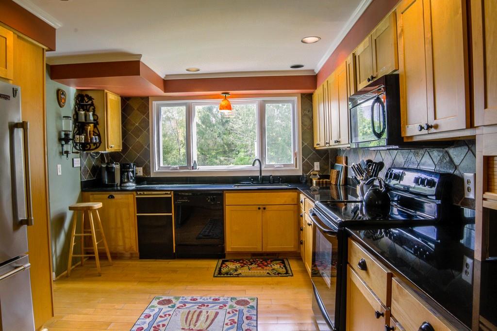 197 High Meadow Way Manchester, VT 05255 - Photo 8 of 32 Gallery Image 8