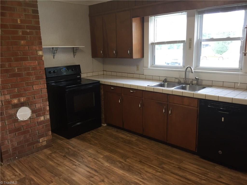 590 Ball Road Thomasville, NC 27360 - Photo 11 of 18 kitchen