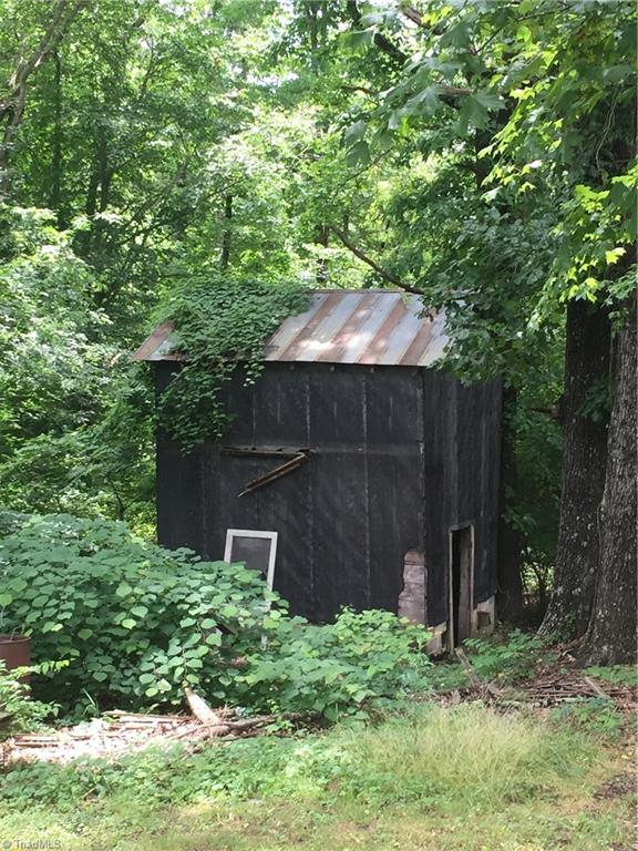 590 Ball Road Thomasville, NC 27360 - Photo 18 of 18 tobacco barn