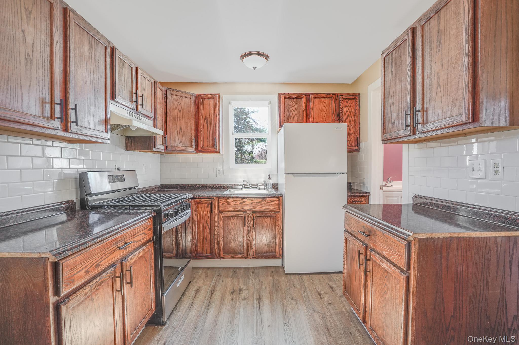 596-598 Freedom Plains Road Poughkeepsie, NY 12603 - Photo 31 of 38