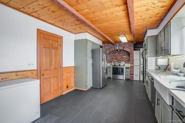 $499,000 | 596-598 Freedom Plains Road, Poughkeepsie, NY 12603