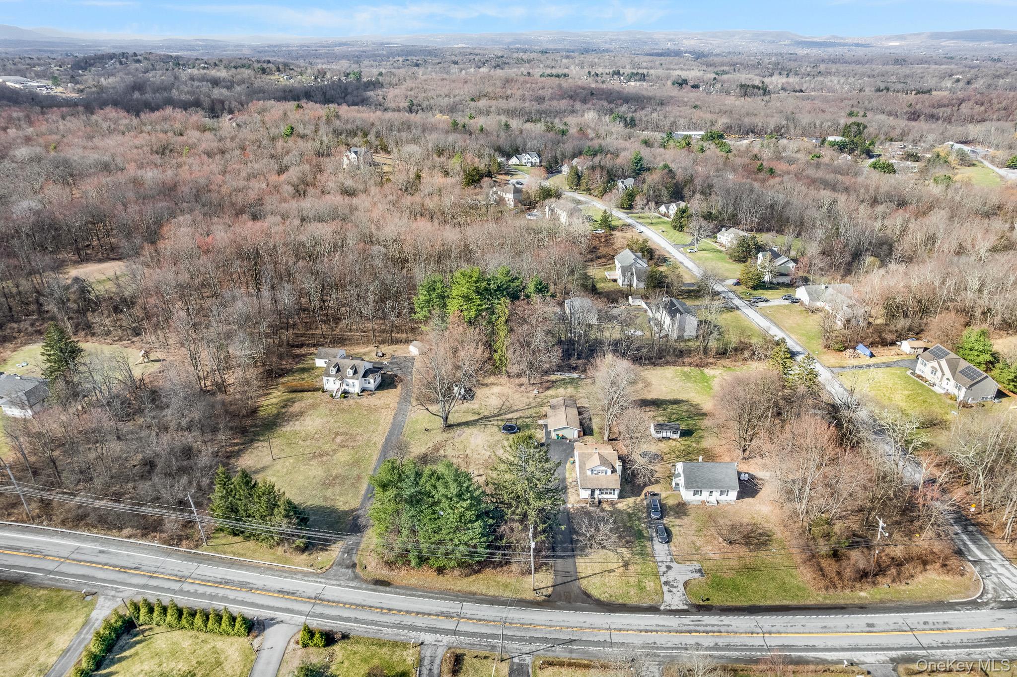 596-598 Freedom Plains Road Poughkeepsie, NY 12603 - Photo 7 of 38