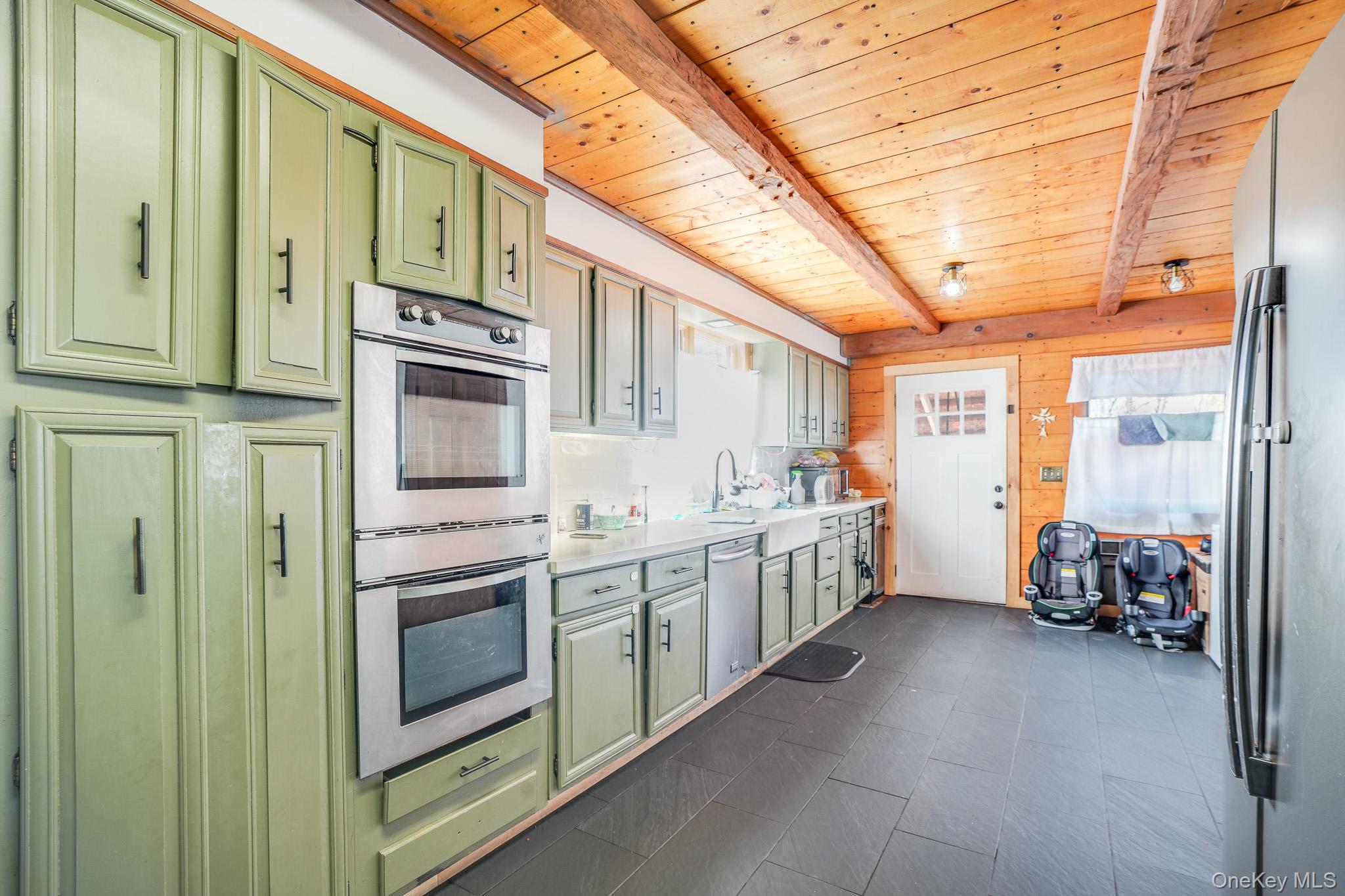 596-598 Freedom Plains Road Poughkeepsie, NY 12603 - Photo 8 of 38