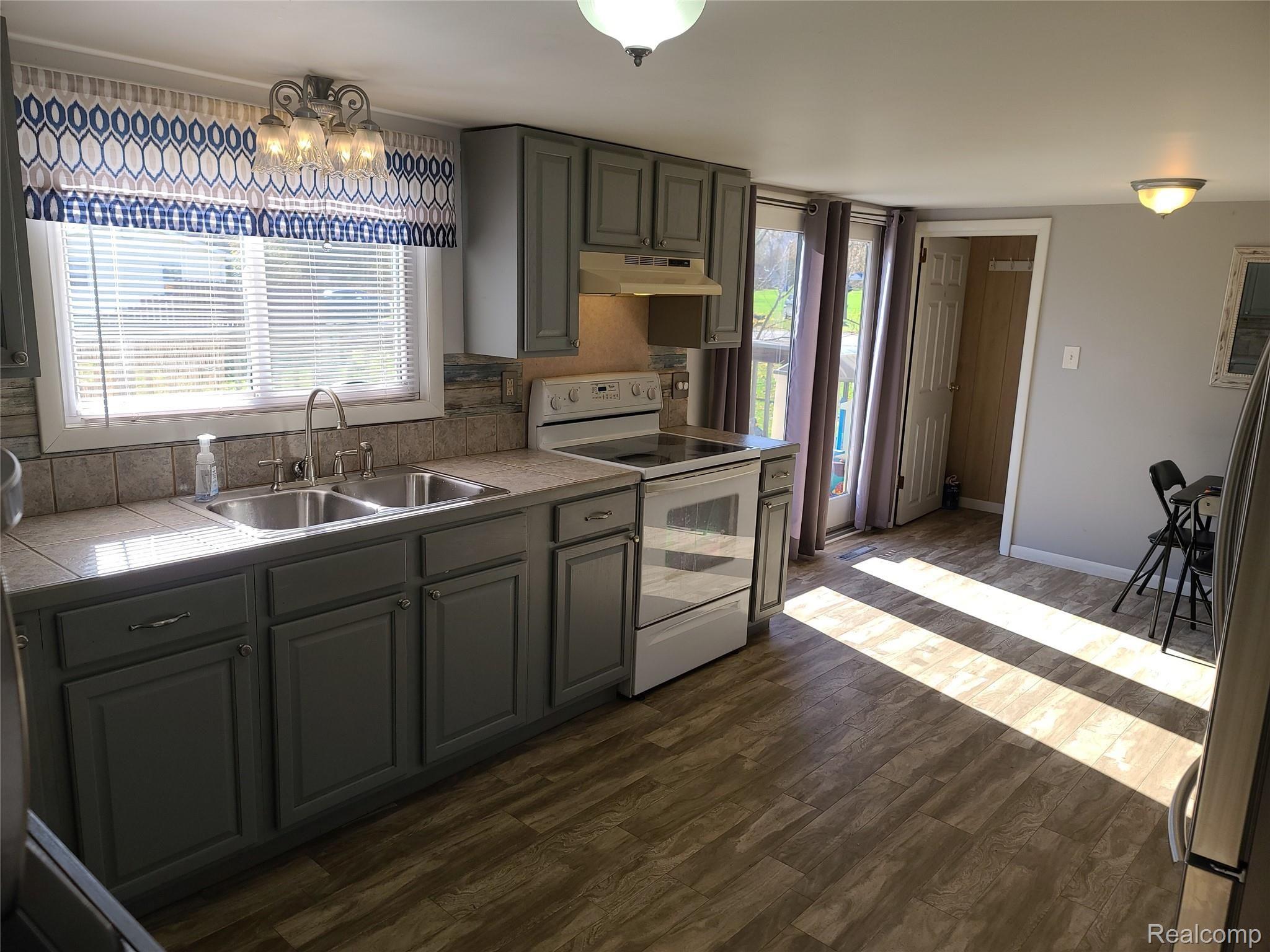 4747 Bancroft Road Durand, MI 48429 - Photo 9 of 26 kitchen 3.jpg