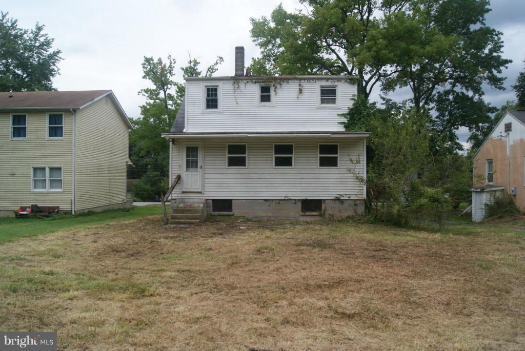 Exterior (Rear)