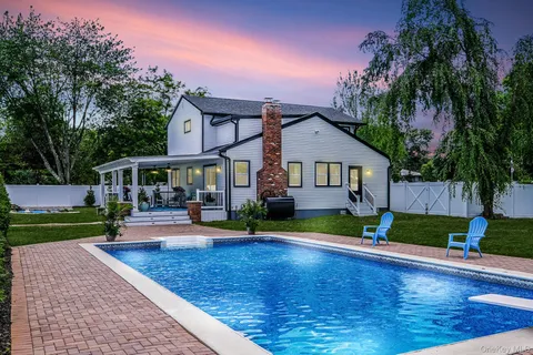 $1,549,000 | 2 Polo Street, Dix Hills, NY 11746