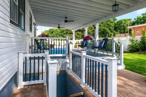 $1,489,000 | 2 Polo Street, Dix Hills, NY 11746