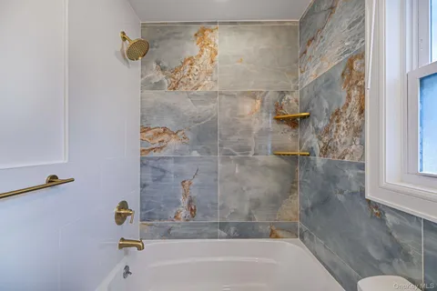 $1,549,000 | 2 Polo Street, Dix Hills, NY 11746