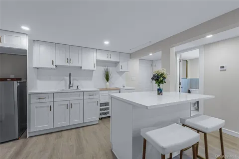 $1,489,000 | 2 Polo Street, Dix Hills, NY 11746