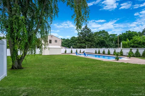 $1,489,000 | 2 Polo Street, Dix Hills, NY 11746