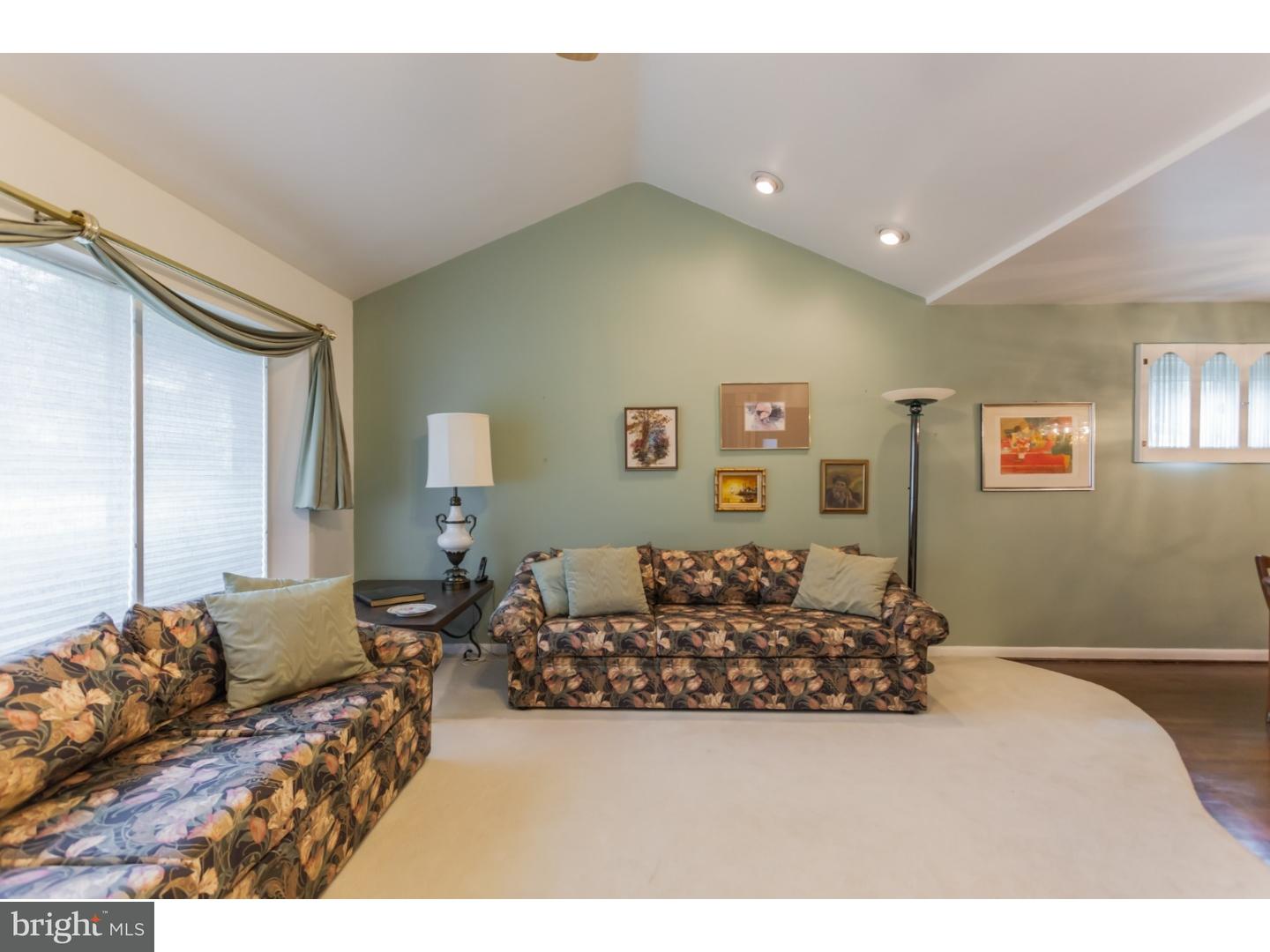 1621 Mt Pleasant Road Havertown, PA 19083 - Photo 7 of 25