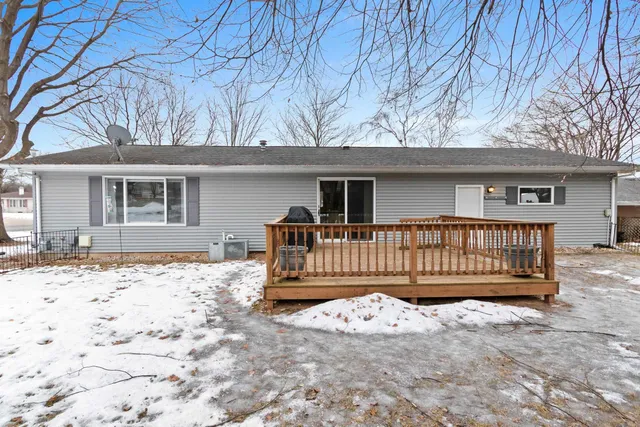 $299,900 | 828 East Robin Lane, Shawano, WI 54166