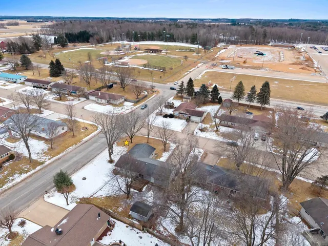 $299,900 | 828 East Robin Lane, Shawano, WI 54166