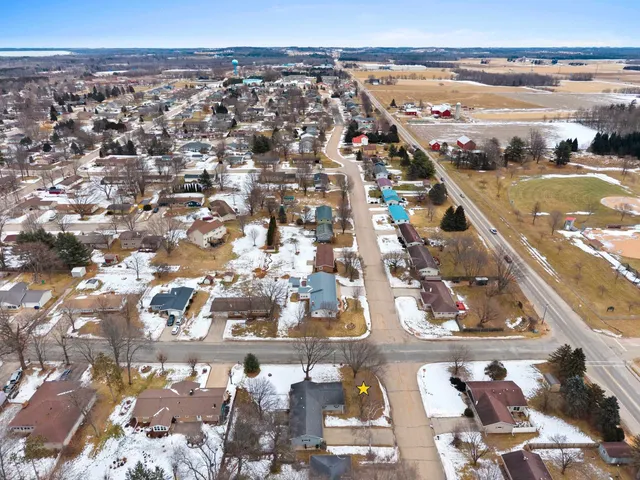 $299,900 | 828 East Robin Lane, Shawano, WI 54166