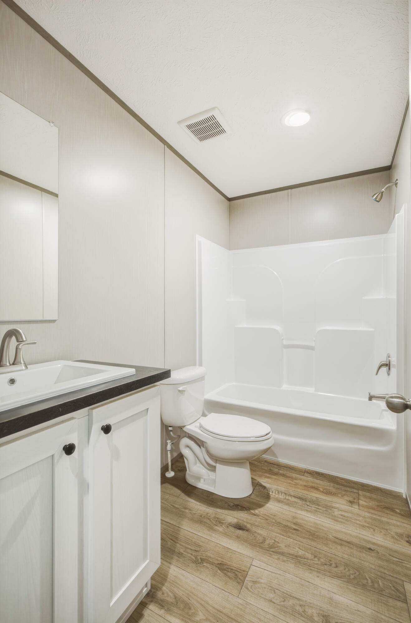 1370 Hudson Road Summerton, SC 29148 - Photo 33 of 49 2nd bathroom