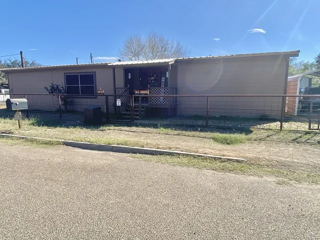 $99,000 | 701 West Lucille Street, Hebbronville, TX 78361