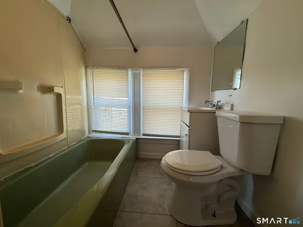 $3,600 | 134 Woodward Avenue, Unit 2, Norwalk, CT 06854