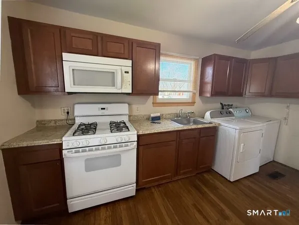 $3,600 | 134 Woodward Avenue, Unit 2, Norwalk, CT 06854