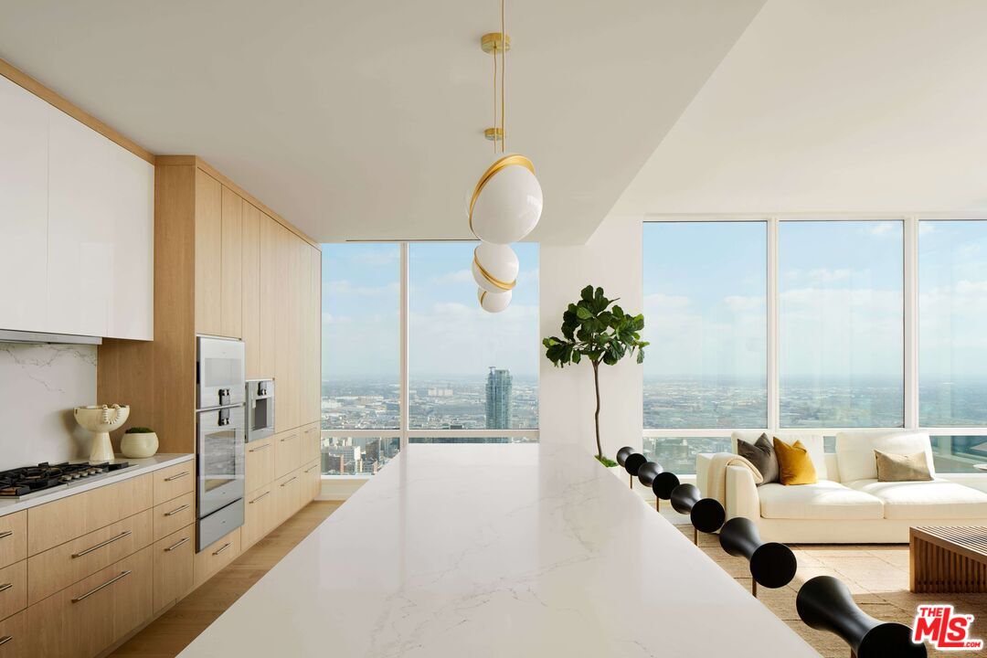 1000 West 8th Street, Unit PH5805 Los Angeles, CA 90017 - Photo 19 of 56