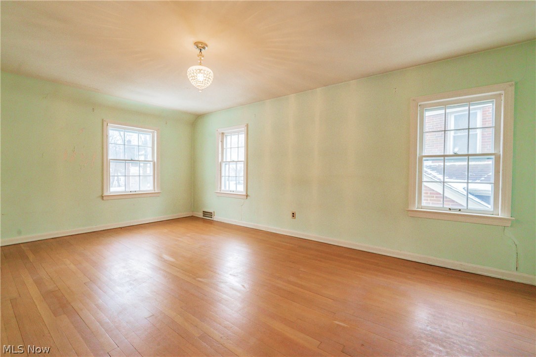 1508 Laclede Road South Euclid, OH 44121 - Photo 14 of 28